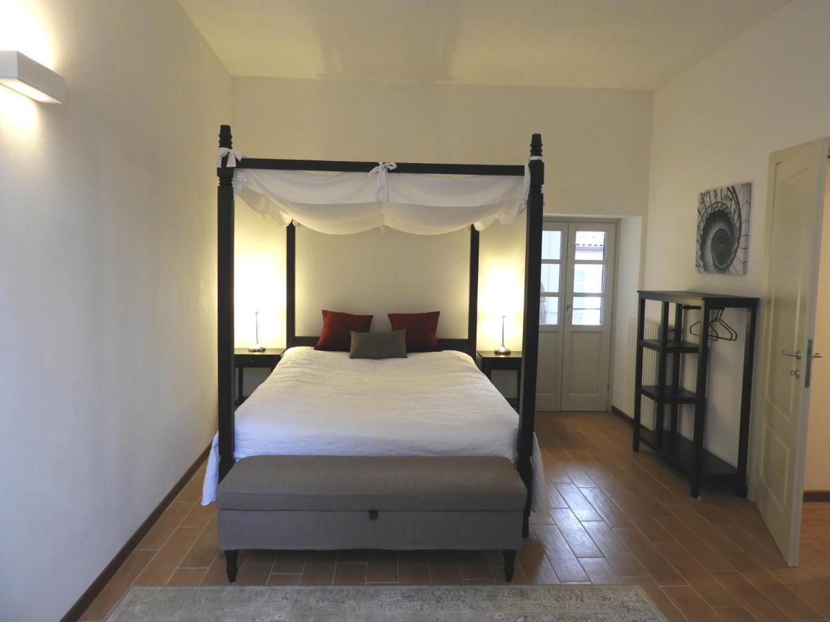 Villa Maghetti - Modernized Flat In Historic Palazzo In The Center Of Luino Zewnętrze zdjęcie