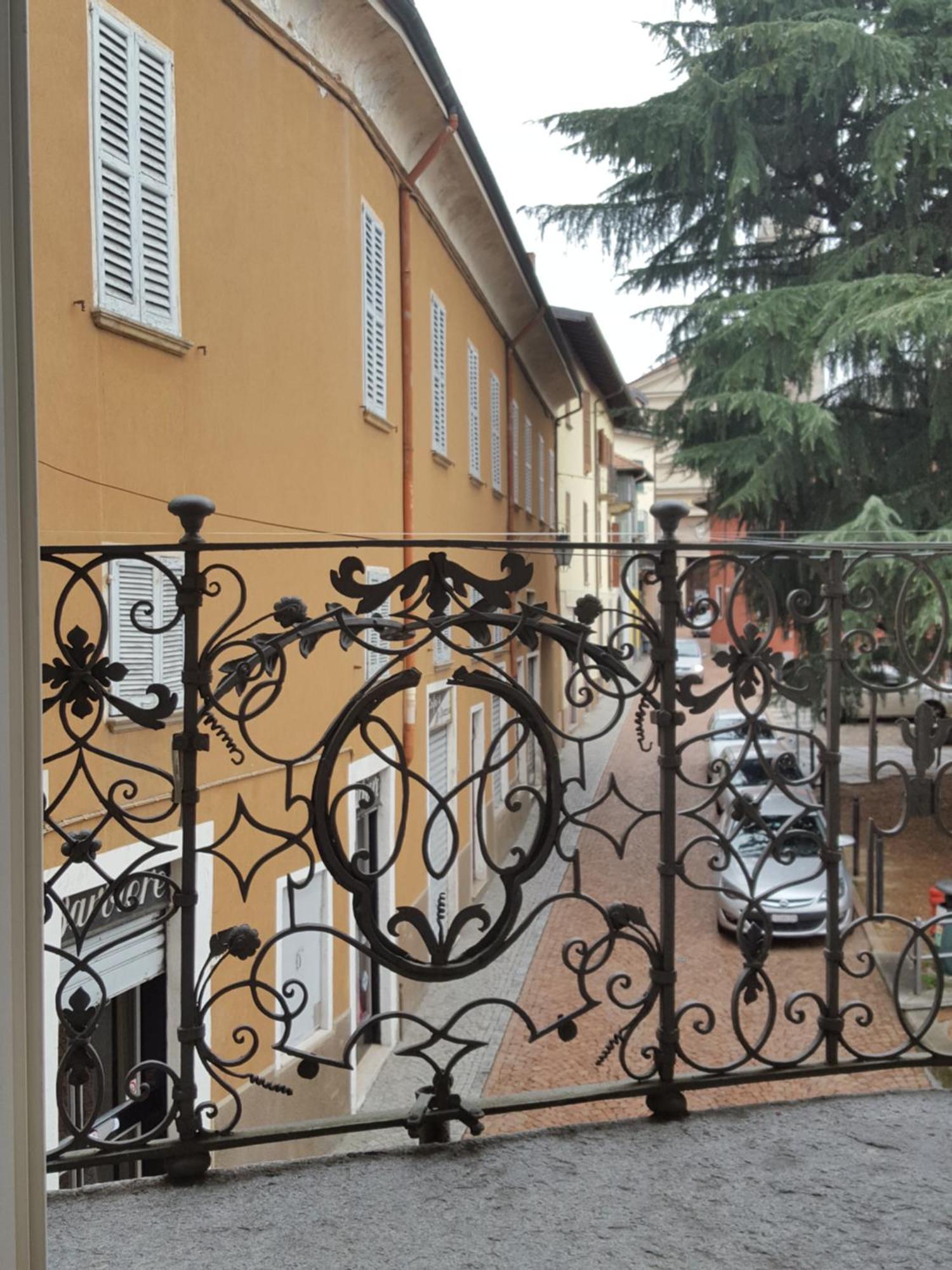 Villa Maghetti - Modernized Flat In Historic Palazzo In The Center Of Luino Zewnętrze zdjęcie