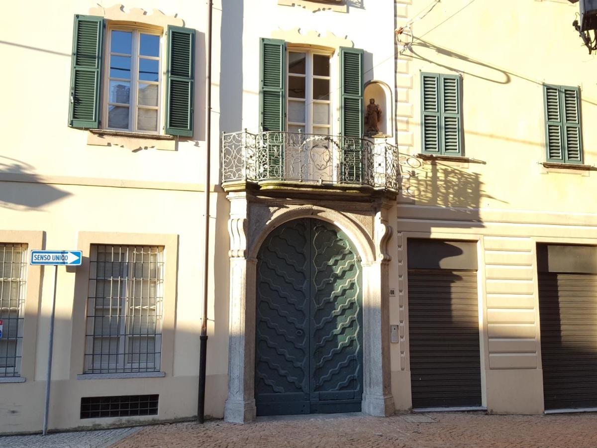 Villa Maghetti - Modernized Flat In Historic Palazzo In The Center Of Luino Zewnętrze zdjęcie