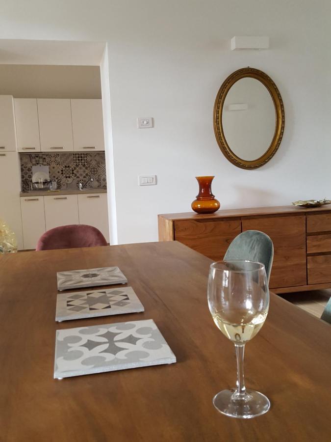 Villa Maghetti - Modernized Flat In Historic Palazzo In The Center Of Luino Zewnętrze zdjęcie